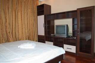 Апартаменты KyivStay Pochaynynska Apartment Киев Апартаменты с балконом-20