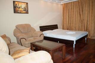 Апартаменты KyivStay Pochaynynska Apartment Киев Апартаменты с балконом-6