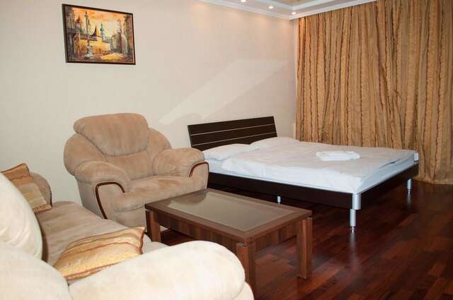 Апартаменты KyivStay Pochaynynska Apartment Киев-8